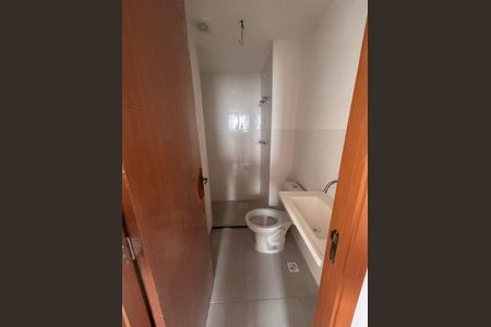 Apartamento à venda com 47m², 2 quartos e 1 vaga Apartamento à venda com 47m², 2 quartos e 1 vagaBanheiro