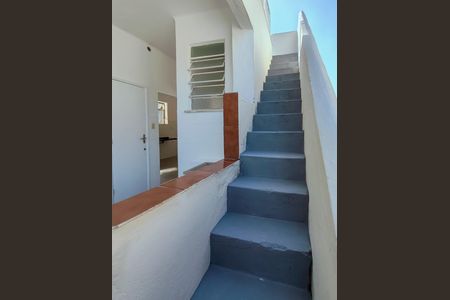 Apartamento para alugar com 101m², 2 quartos e 1 vaga Apartamento para alugar com 101m², 2 quartos e 1 vagaEscada