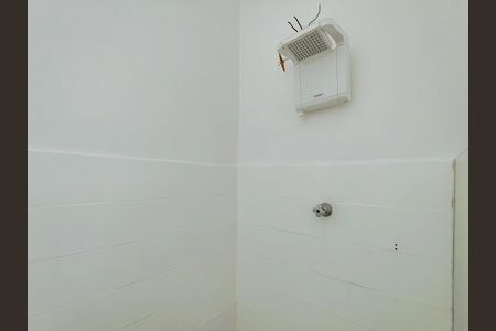 Apartamento para alugar com 101m², 2 quartos e 1 vaga Apartamento para alugar com 101m², 2 quartos e 1 vagaBanheiro Corredor