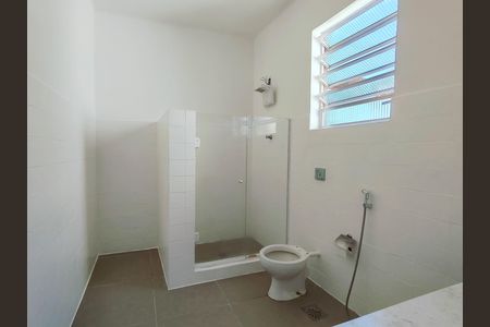 Apartamento para alugar com 101m², 2 quartos e 1 vaga Apartamento para alugar com 101m², 2 quartos e 1 vagaBanheiro Corredor