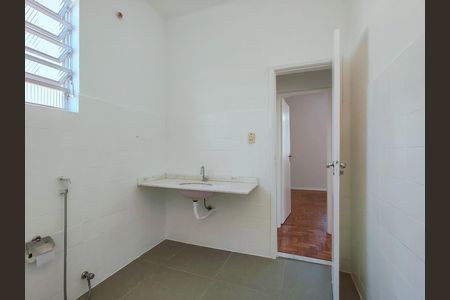 Apartamento para alugar com 101m², 2 quartos e 1 vaga Apartamento para alugar com 101m², 2 quartos e 1 vagaBanheiro Corredor