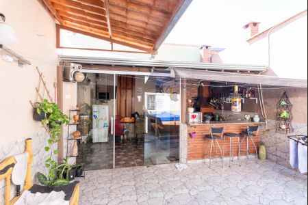 Casa à venda com 120m², 3 quartos e 4 vagasEspaço Gourmet