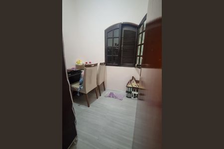 Casa à venda com 3 quartos, 297m² em Jardim Las Vegas, Santo André