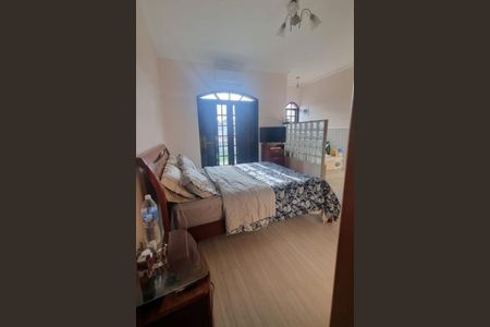 Casa à venda com 3 quartos, 297m² em Jardim Las Vegas, Santo André