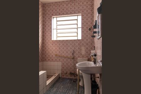 Casa à venda com 217m², 3 quartos e 5 vagasBanheiro