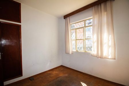 Quarto 01 de casa à venda com 3 quartos, 217m² em Calafate, Belo Horizonte