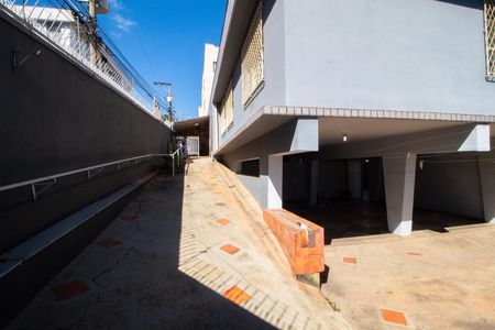 Área externa de casa à venda com 3 quartos, 217m² em Calafate, Belo Horizonte