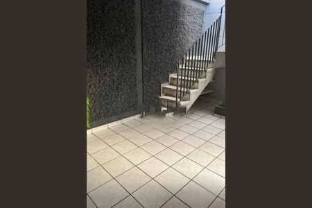 Casa à venda com 4 quartos, 237m² em Vila Anastácio, São Paulo