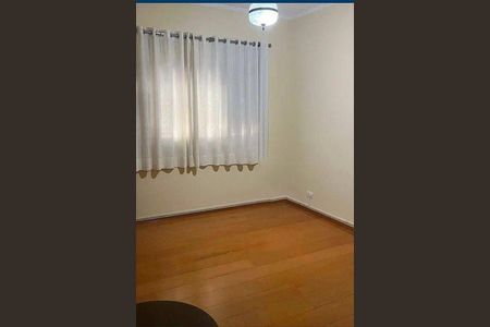 Casa à venda com 4 quartos, 237m² em Vila Anastácio, São Paulo