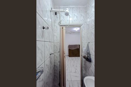 Banheiro de kitnet/studio para alugar com 1 quarto, 28m² em Liberdade, São Paulo