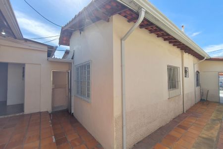 Casa à venda com 250m², 3 quartos e 3 vagasQuintal