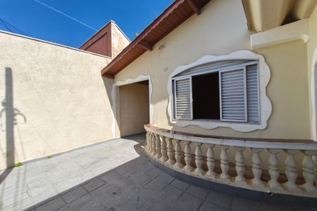 Casa à venda com 250m², 3 quartos e 3 vagasQuintal - Garagen