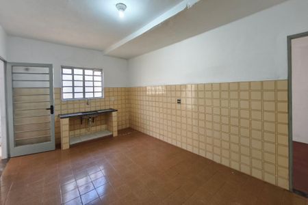 Casa à venda com 250m², 3 quartos e 3 vagasEdícula - Cozinha