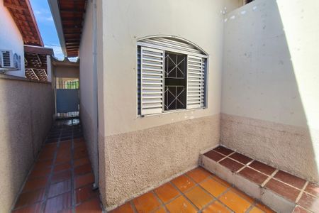 Casa à venda com 250m², 3 quartos e 3 vagasQuintal