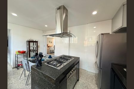 Apartamento à venda com 4 quartos, 177m² em Castelo, Belo Horizonte