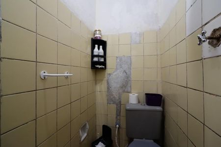 Banheiro de casa para alugar com 1 quarto, 50m² em Vila Caju, São Paulo