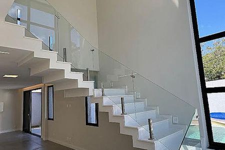 Casa à venda com 4 quartos, 238m² em Jardim Peri, São Paulo