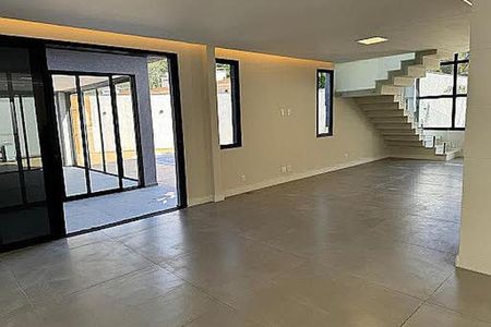 Casa à venda com 4 quartos, 238m² em Jardim Peri, São Paulo