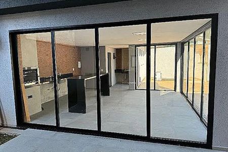 Casa à venda com 4 quartos, 238m² em Jardim Peri, São Paulo