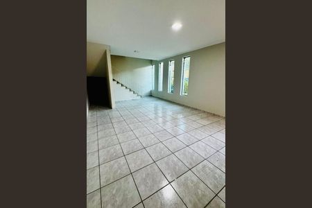 Casa à venda com 2 quartos, 156m² em Parque Central, Santo André