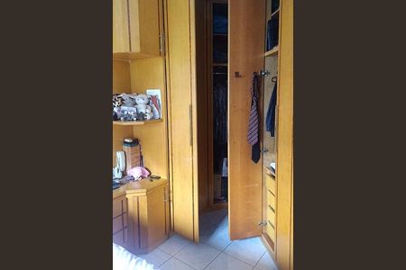 Casa à venda com 3 quartos, 255m² em Vila Eldizia, Santo André