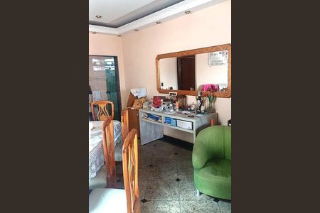 Casa à venda com 3 quartos, 255m² em Vila Eldizia, Santo André