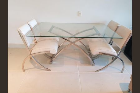 Sala de apartamento à venda com 2 quartos, 84m² em Camboinhas, Niterói