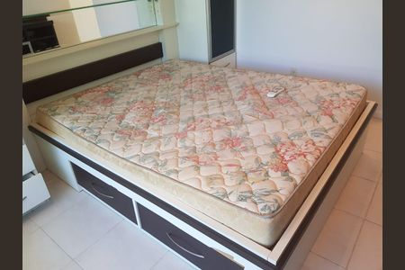 Quarto de apartamento à venda com 2 quartos, 84m² em Camboinhas, Niterói