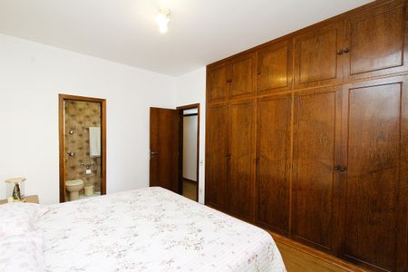 Apartamento à venda com 160m², 3 quartos e 2 vagasQuarto 2 - Suíte
