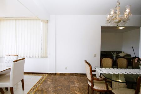 Apartamento à venda com 160m², 3 quartos e 2 vagasCopa
