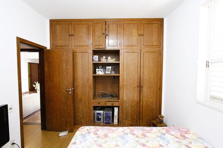 Apartamento à venda com 160m², 3 quartos e 2 vagasQuarto 1