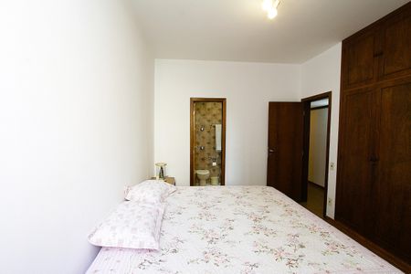 Apartamento à venda com 160m², 3 quartos e 2 vagasQuarto 2 - Suíte