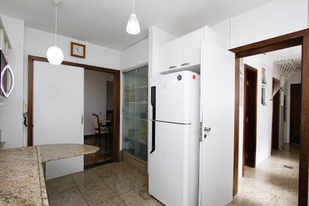 Apartamento à venda com 160m², 3 quartos e 2 vagasCozinha