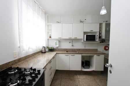 Apartamento à venda com 160m², 3 quartos e 2 vagasCozinha