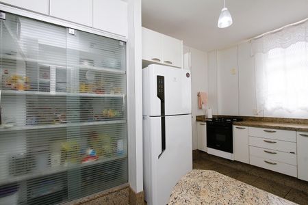 Apartamento à venda com 160m², 3 quartos e 2 vagasCozinha