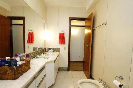 Apartamento à venda com 160m², 3 quartos e 2 vagasBanheiro Social