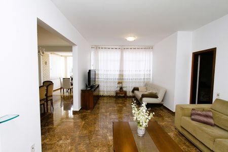 Apartamento à venda com 160m², 3 quartos e 2 vagasSala