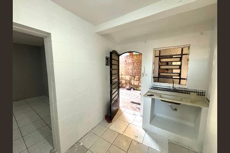 Cozinha de casa para alugar com 1 quarto, 40m² em Jardim Eliane, São Paulo