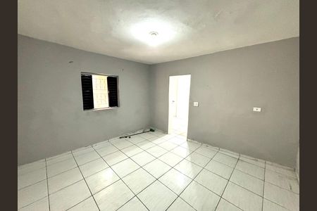 Quarto de casa para alugar com 1 quarto, 40m² em Jardim Eliane, São Paulo