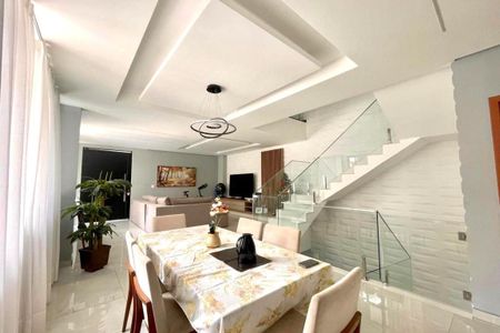 Casa de Condomínio à venda com 3 quartos, 408m² em Taquara, Rio de Janeiro