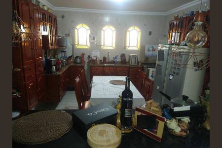 Casa à venda com 3 quartos, 180m² em Jardim Edith, São Paulo