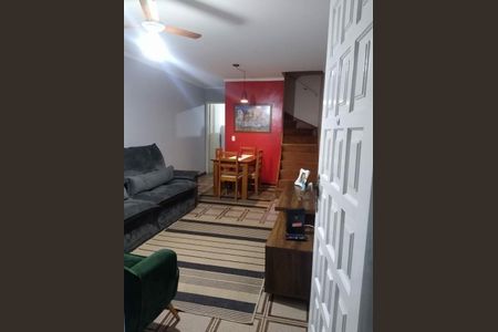 Casa à venda com 3 quartos, 74m² em Jardim Cliper, São Paulo