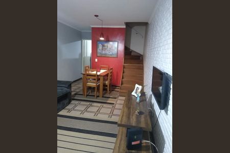 Casa à venda com 3 quartos, 74m² em Jardim Cliper, São Paulo