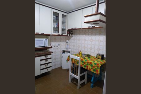 Casa à venda com 74m², 3 quartos e 1 vaga