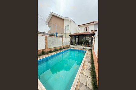 Casa à venda com 200m², 3 quartos e 2 vagas