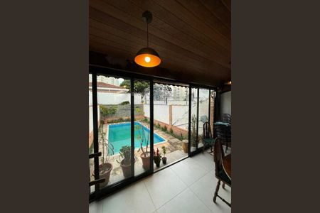 Casa à venda com 200m², 3 quartos e 2 vagas