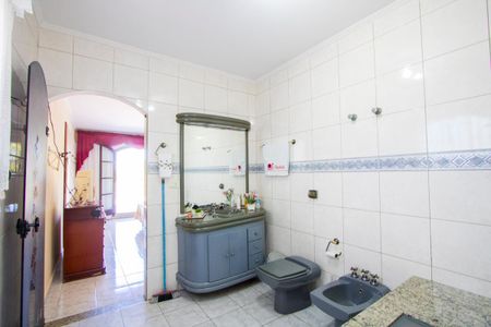Casa à venda com 193m², 3 quartos e 2 vagasBanheiro do quarto 1