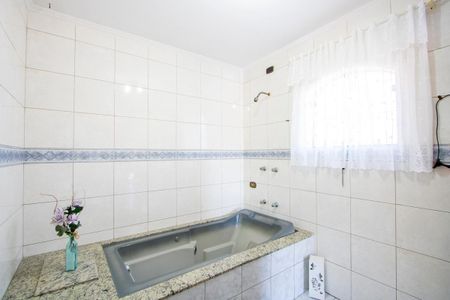 Casa à venda com 193m², 3 quartos e 2 vagasBanheiro do quarto 1