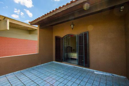 Casa à venda com 193m², 3 quartos e 2 vagasVaranda do quarto 1