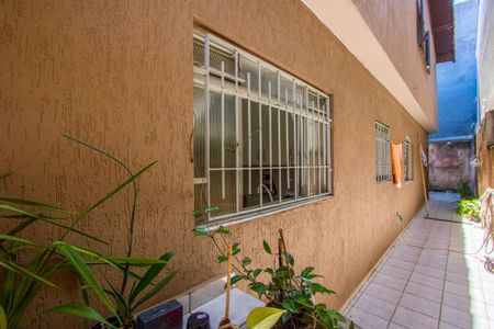 Casa à venda com 193m², 3 quartos e 2 vagasCorredor externo